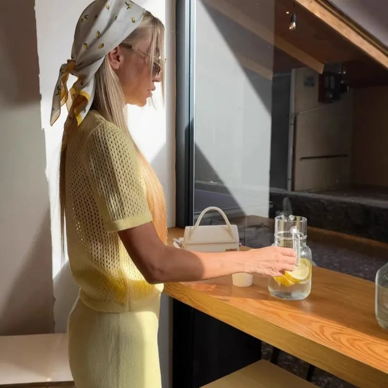 Ensemble deux pièces en maille jaune ajourée pour femmes