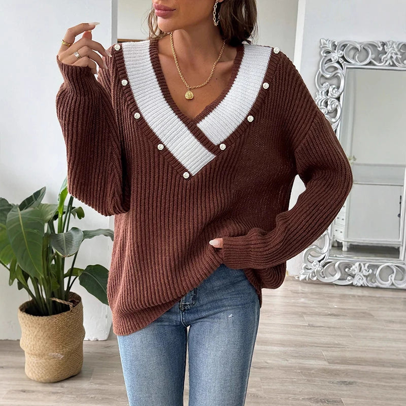 Pull femme oversize en maille col V à boutons perlés