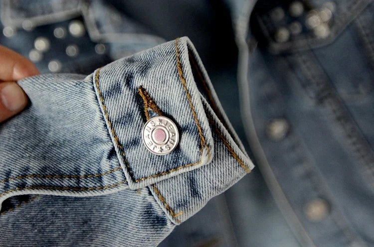 Veste en jean courte et amincissante à perles pour femmes