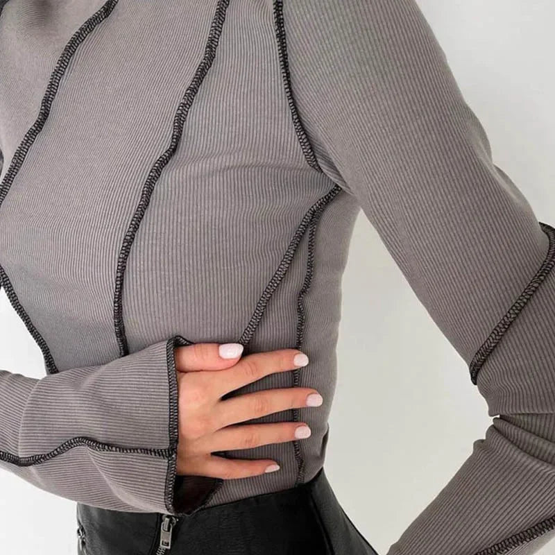 T-shirt côtelé à col rond et manches évasées pour femmes