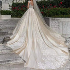 Robe de mariée en satin ivoire vintage pour femmes