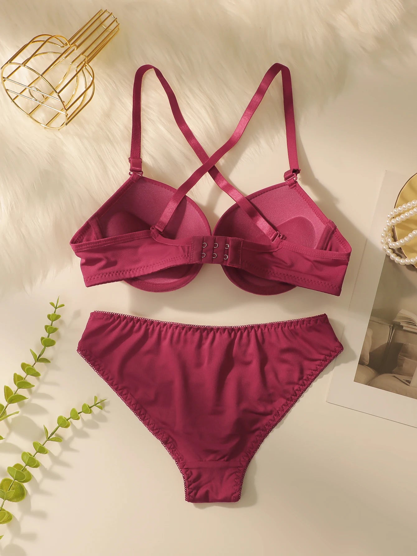 Ensemble soutien-gorge push-up et culotte rouge avec armatures rembourrées pour femmes