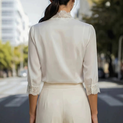 Chemisier Satiné Femme – Col V et Dentelle