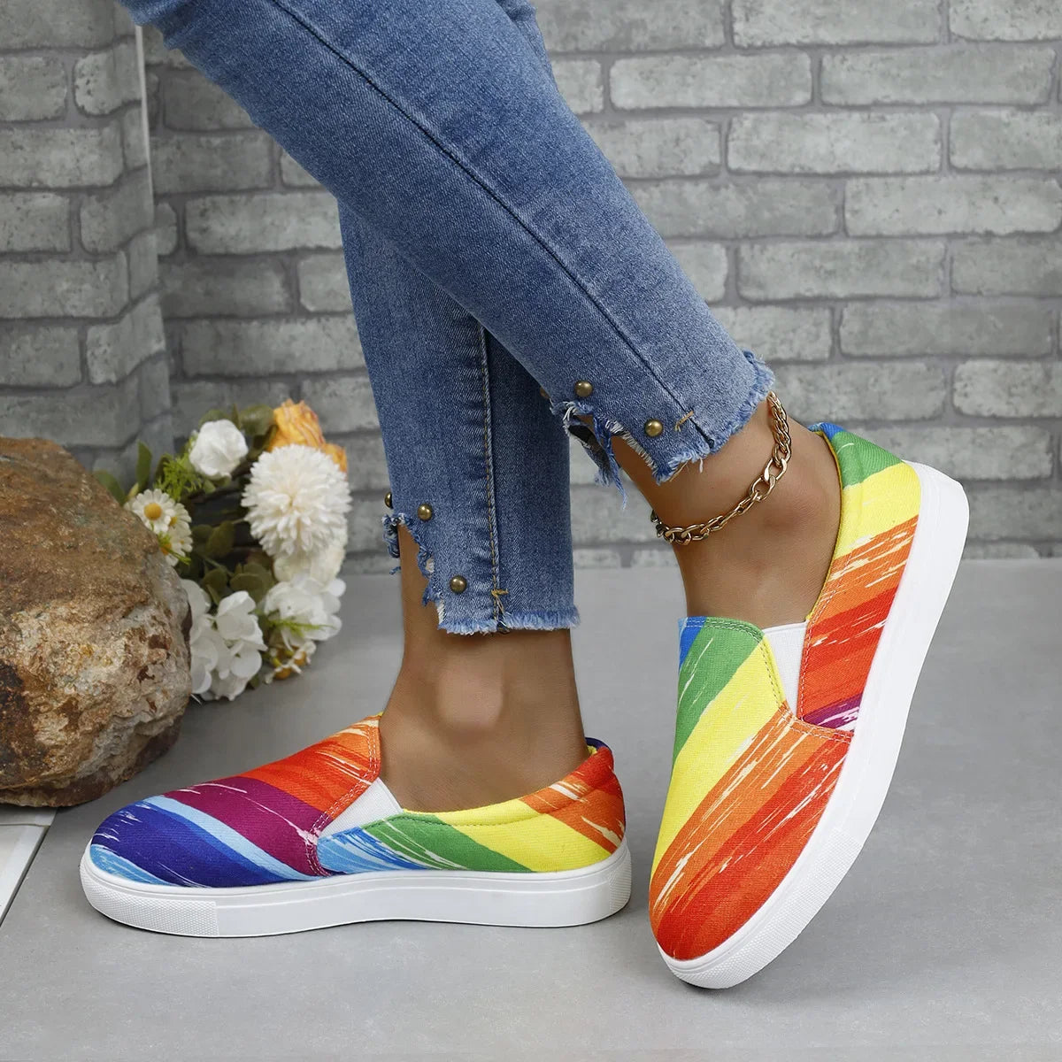 Chaussures basses élastiques assorties aux couleurs pour femmes