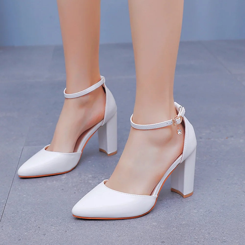 Sandales pointues en cuir talons pour femmes