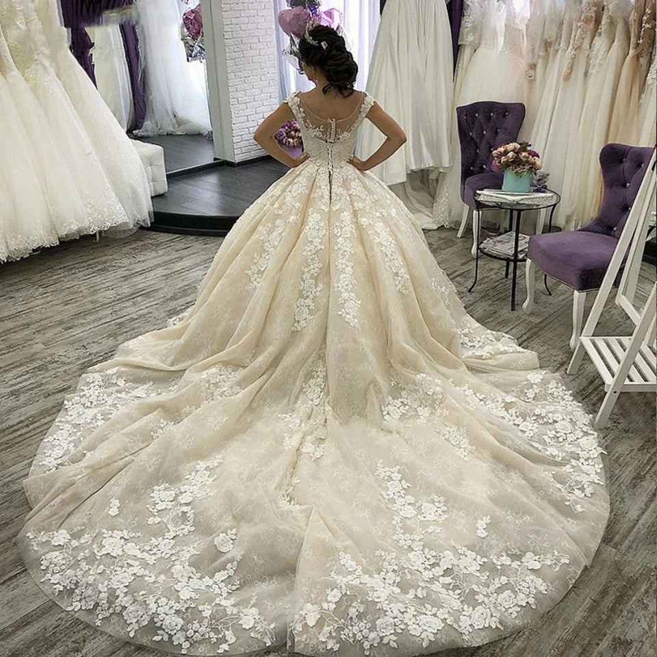 Robes de mariée à manches courtes pour femmes