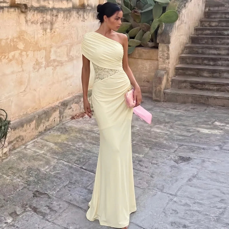 Robe longue asymétrique en dentelle pour femmes