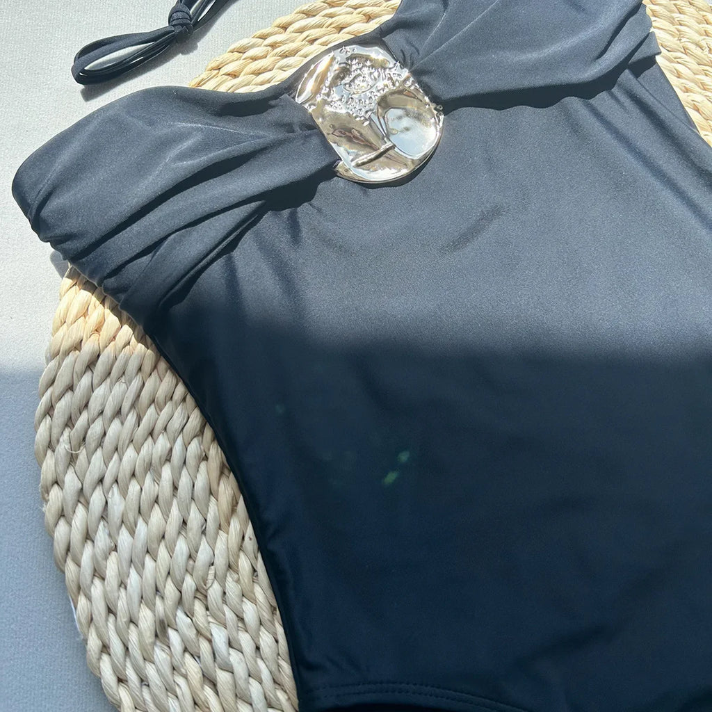 Maillot de bain bandeau une pièce sexy à boucle métallique pour femmes