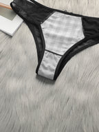 Ensemble de lingerie avec motif à carreaux noir et blanc et anneau en acier pour femmes