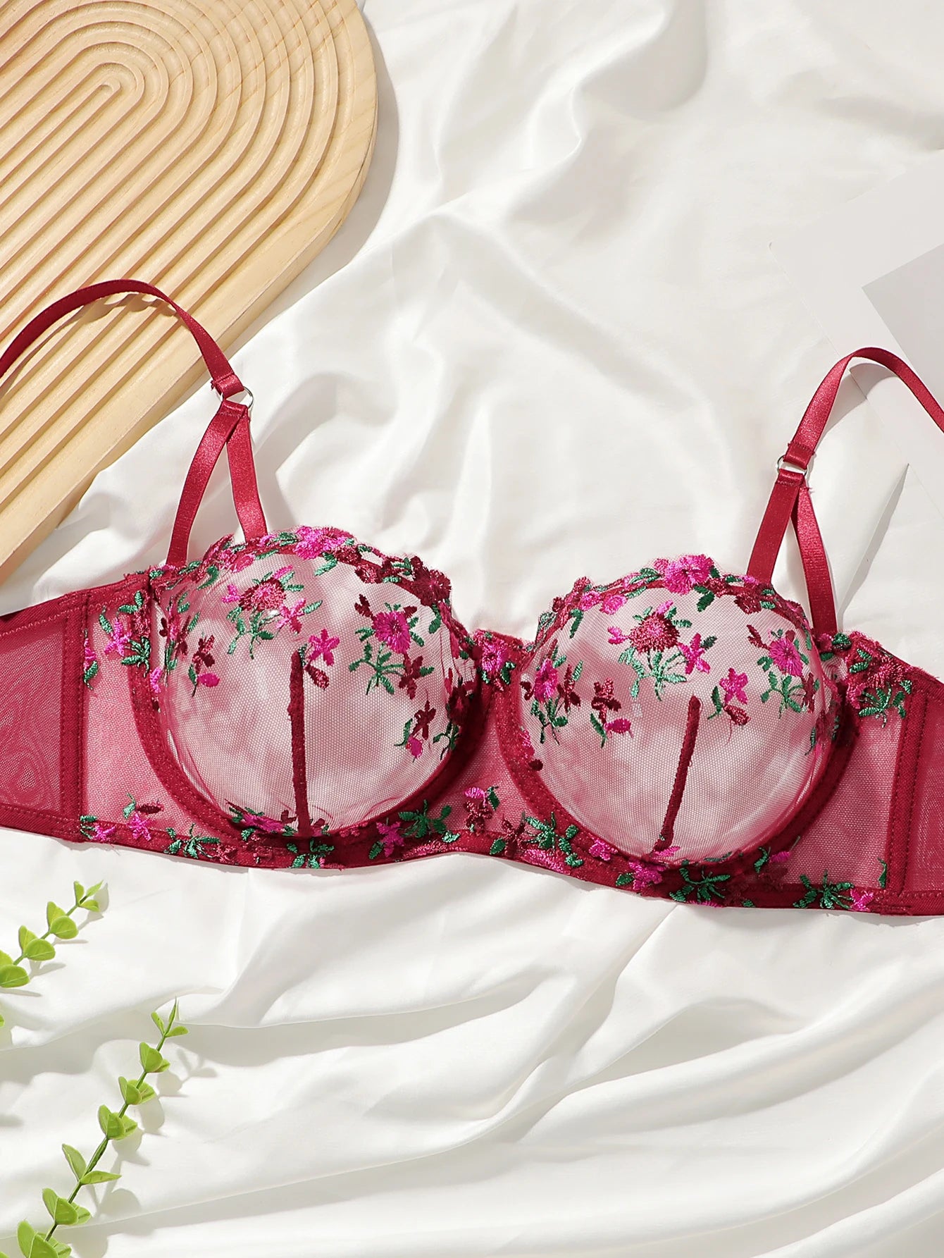 Soutien-gorge brodé de belles fleurs pour femmes