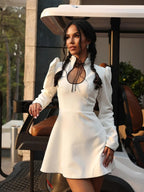 Robe mini élégante à col en V, lacée pour femmes