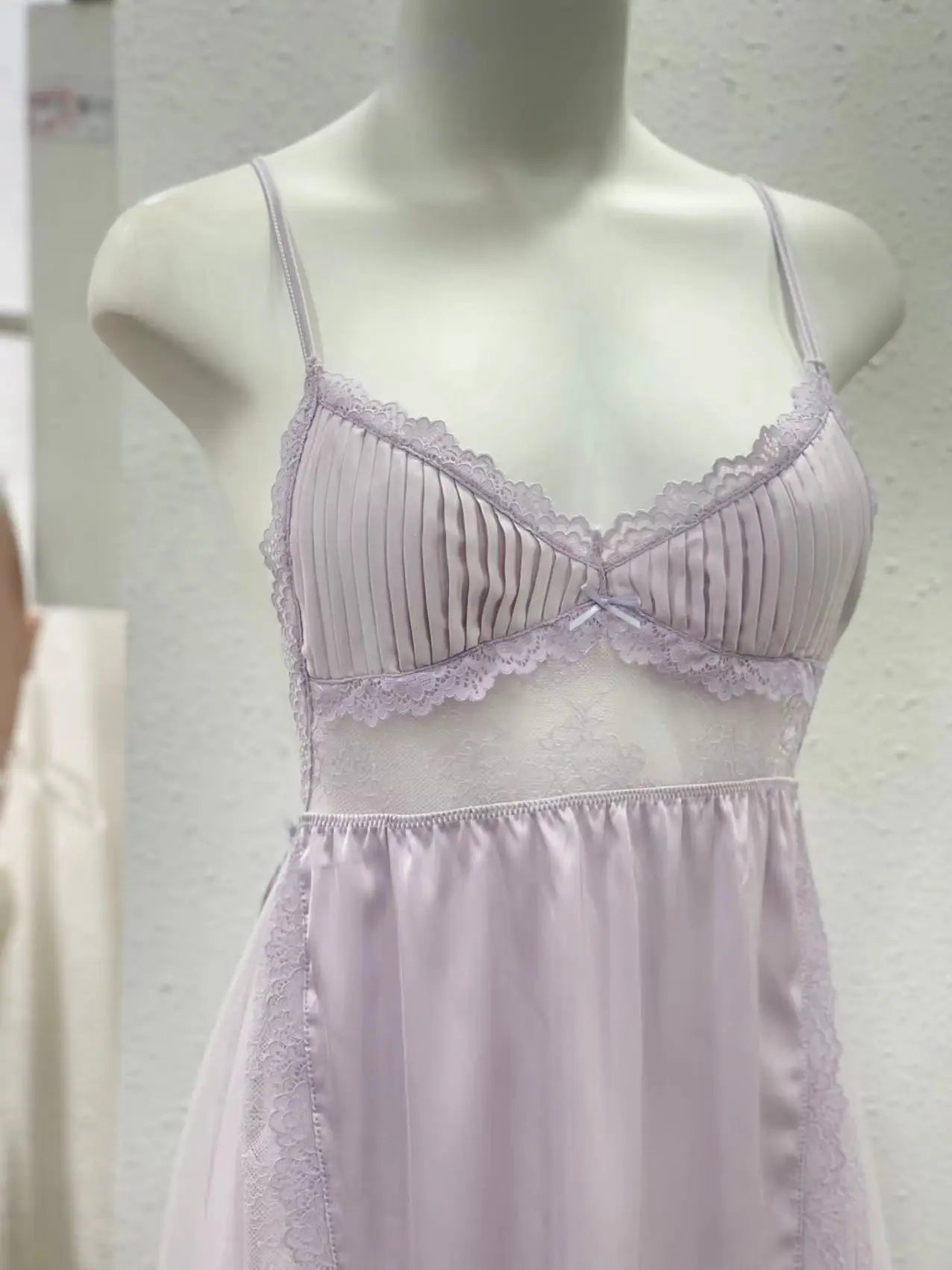 Robe de nuit à volants à col en V pour femmes