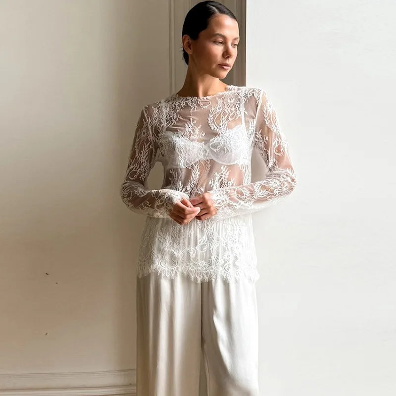 Haut en Dentelle Transparente Femme – Style Chic