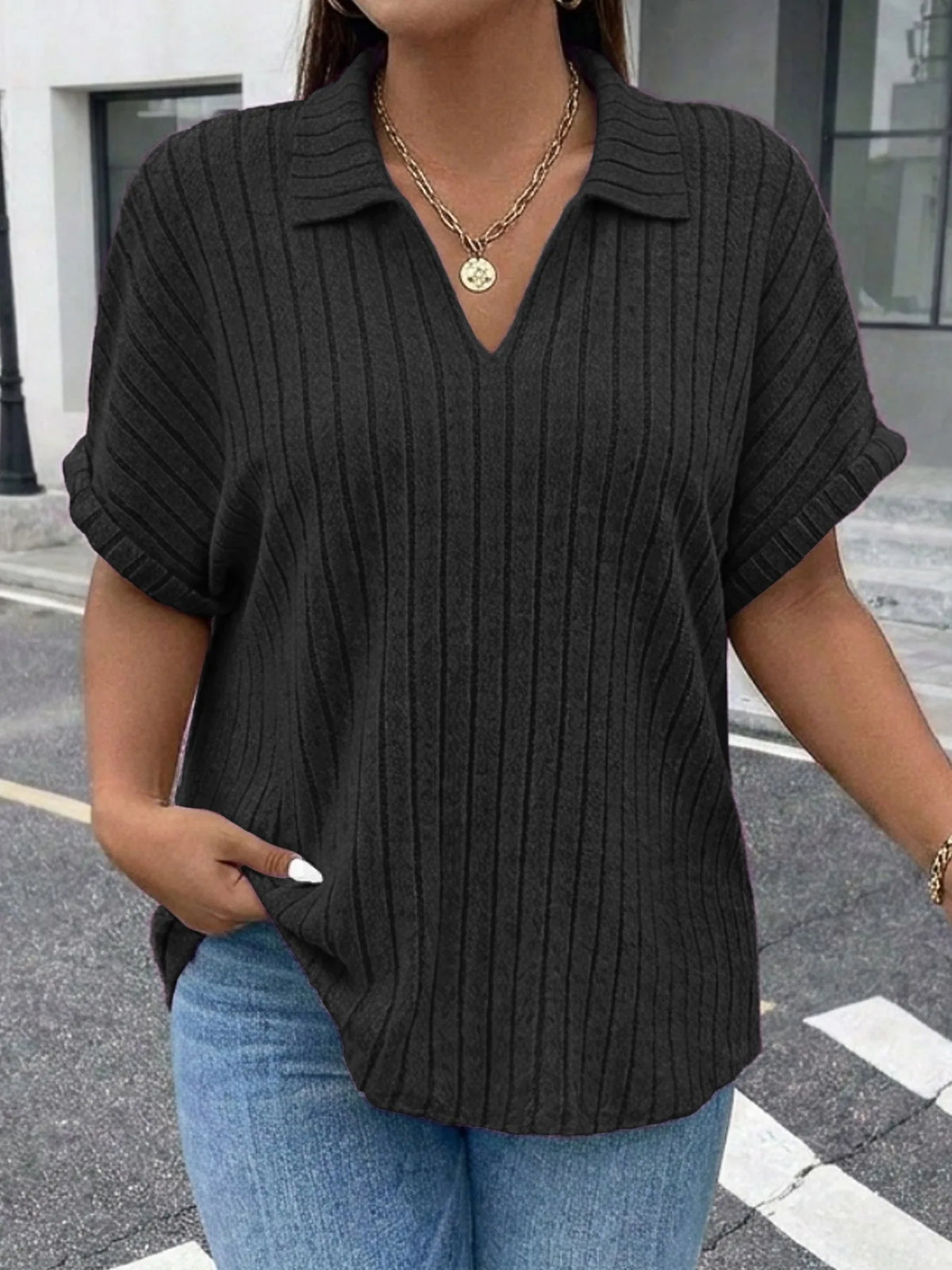 T-shirt en Maille Femme – Coupe Décontractée et Manches Courtes