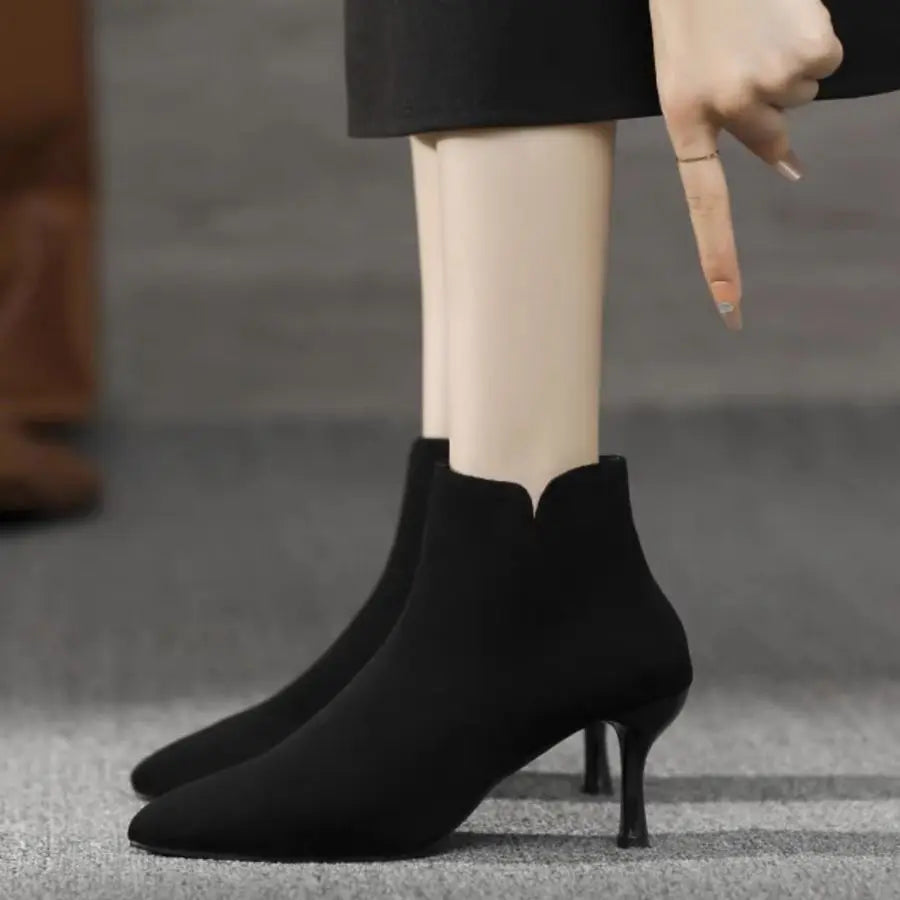 Bottines à talons hauts en velours noir pour femmes