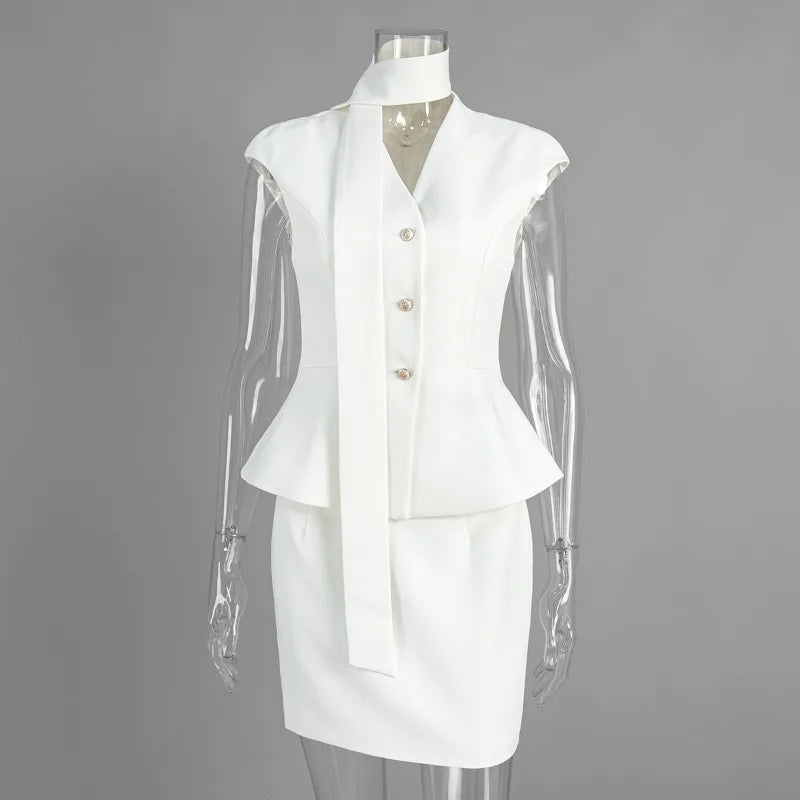 Ensemble 2 pièces mini-jupe et manteau sans manches pour femmes