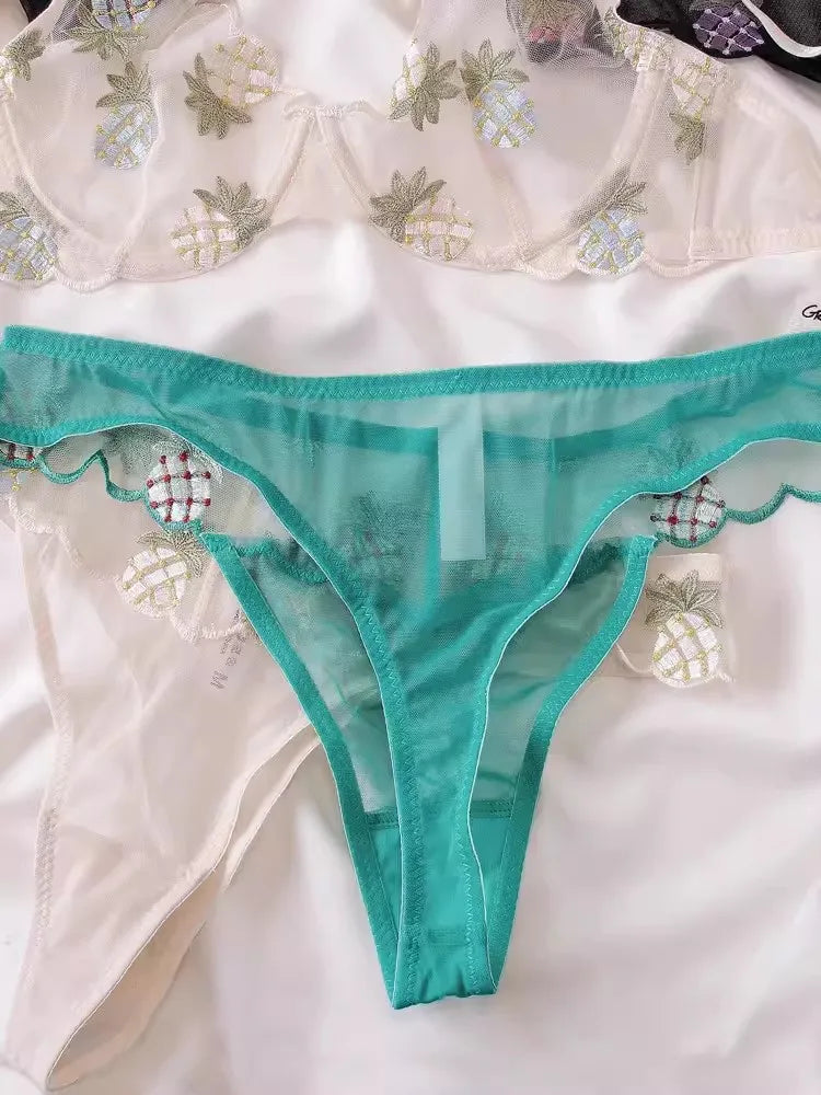 Ensemble soutien-gorge et string en dentelle ultra-fine brodée pour femmes