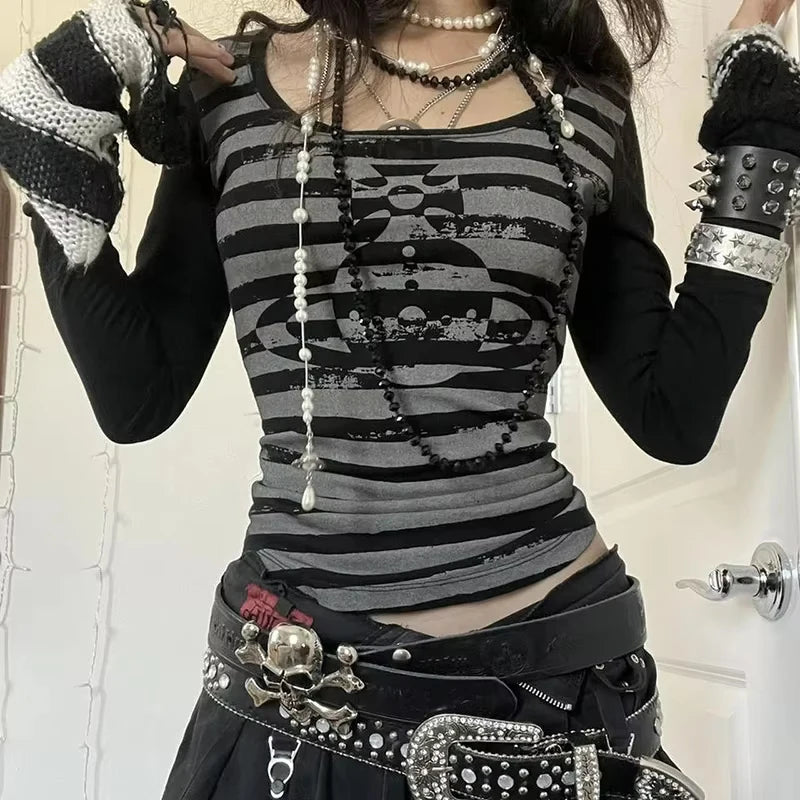 T-Shirt Femme – Style Alternatif
