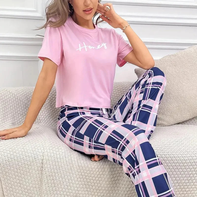 Ensemble de pyjama 2 pièces à imprimé lettre t-shirt doux et confortable et pantalon long à carreaux pour femmes