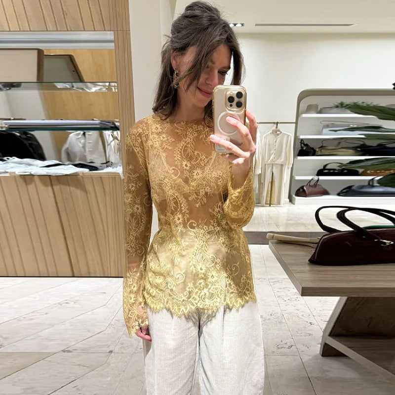 Haut en Dentelle Transparente Femme – Style Chic