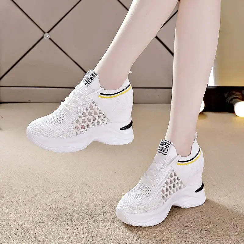 Baskets blanches décontractées et respirantes à plateforme ajourée et talons hauts pour femmes