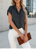 Chemise en jean délavé bleu à col V pour femmes