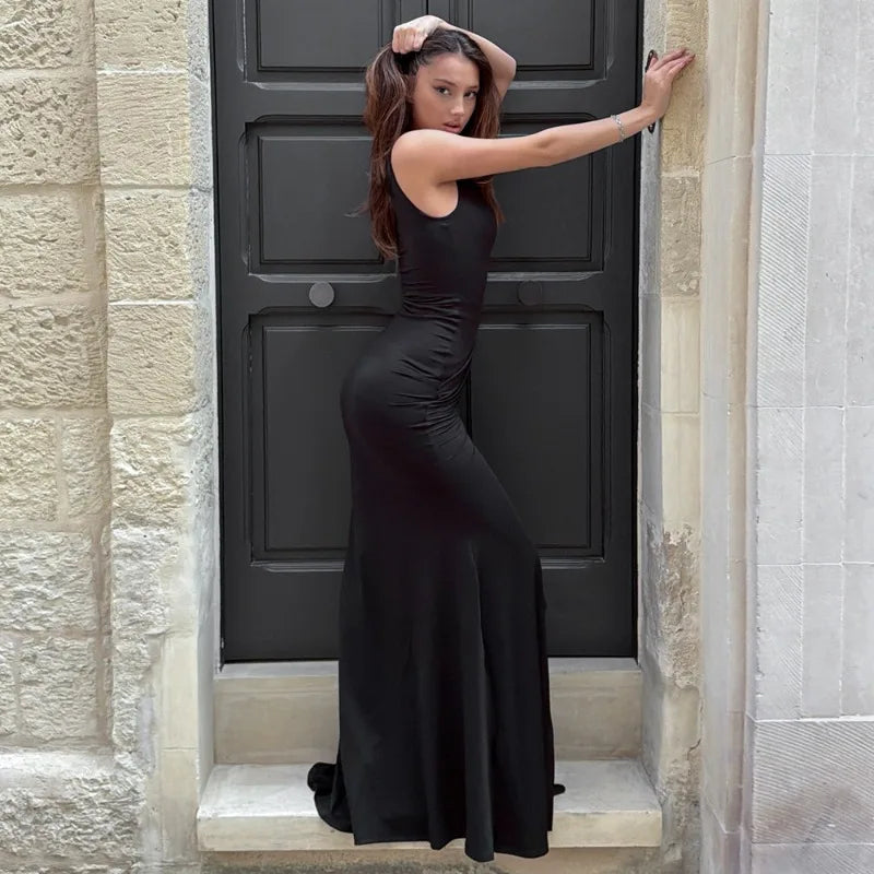 Robe longue cintrée à col diagonal pour femmes