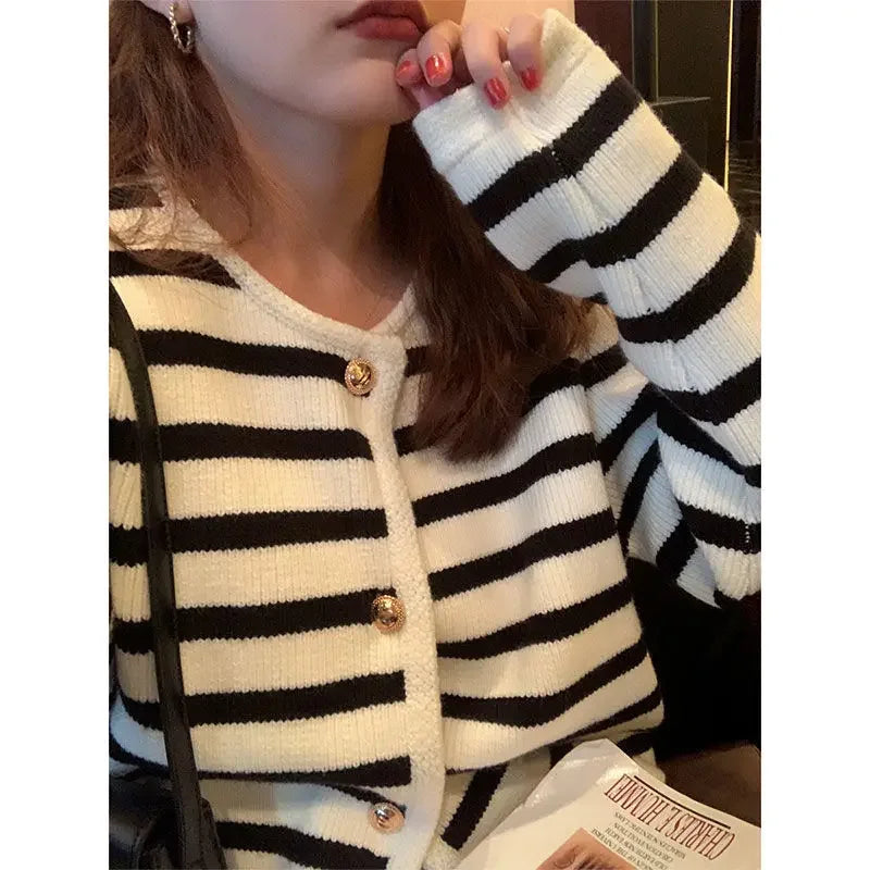 Cardigan en tricot rayé contrastant pour femmes