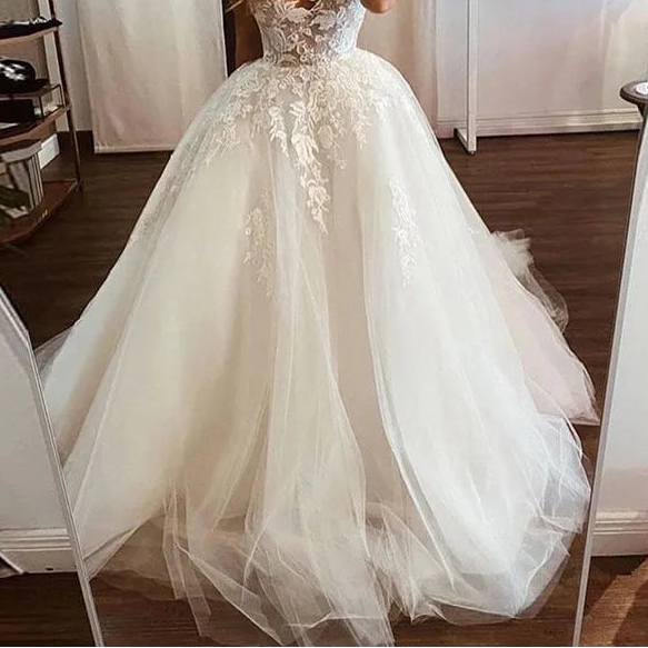 Robes de mariée col en v sans manches pour femmes