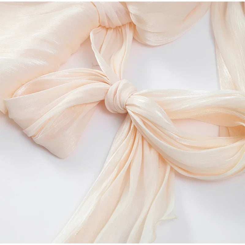 Robe courte élégant à col rond et lacets lanterne pour femmes