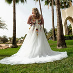Robes de mariée grandes tailles à décolleté en V profond pour femmes