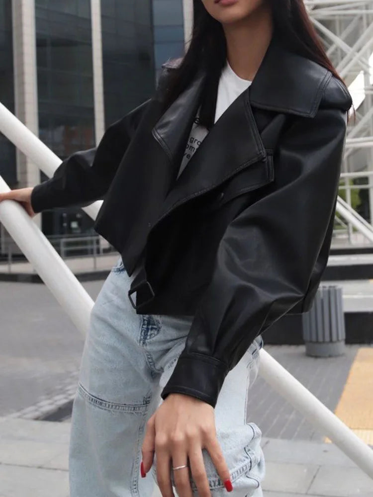 Veste courte et ample en faux cuir pour femmes