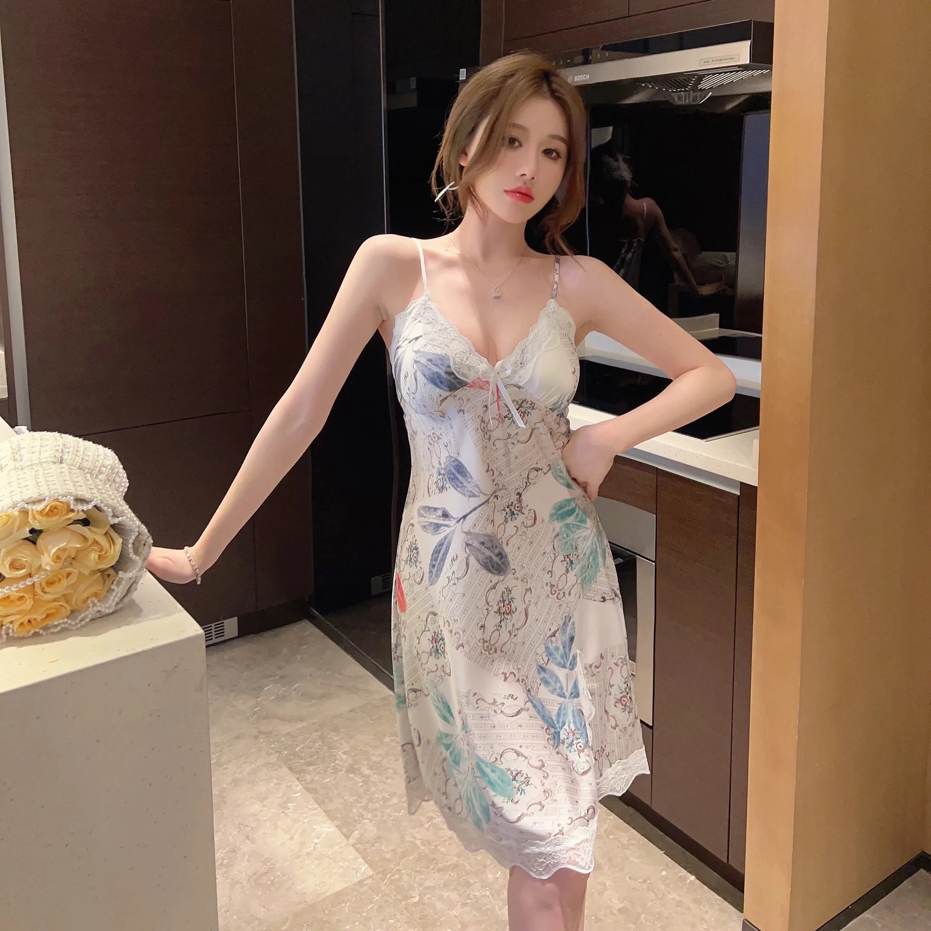 Chemise de nuit sexy à bretelles pour femmes