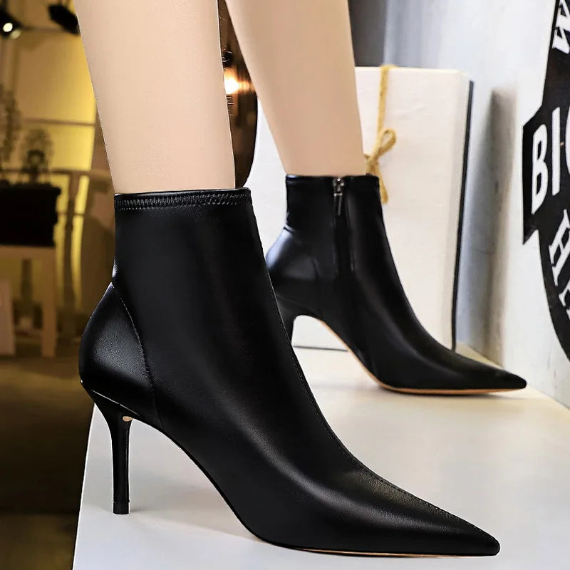 Bottes en cuir à talons hauts pour femmes