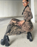 Robe longue moulante à imprimé résille Weird Puss pour femmes