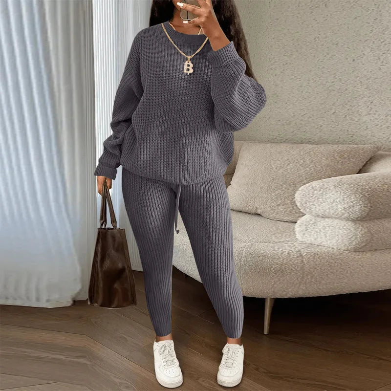 Ensemble deux pièces pull à manches longues col rond et pantalon moulant pour femmes