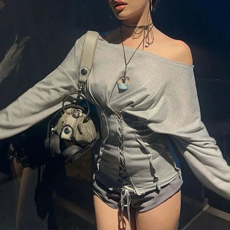 Top femme à col asymétrique épaules dénudées et laçage
