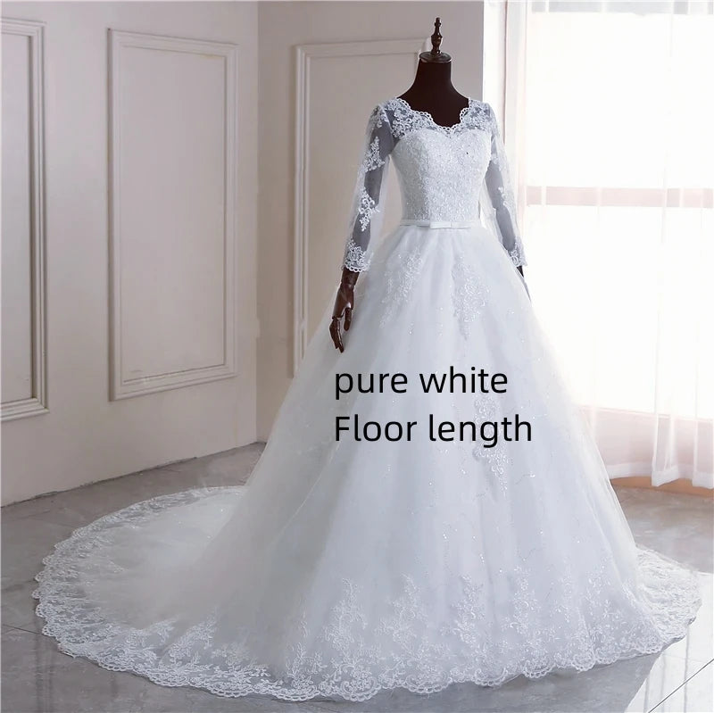 Robe de mariée à manches longues avec appliques en dentelle pour femmes