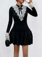 Robe noire en dentelle contrastée avec ourlet à volants superposés pour femmes