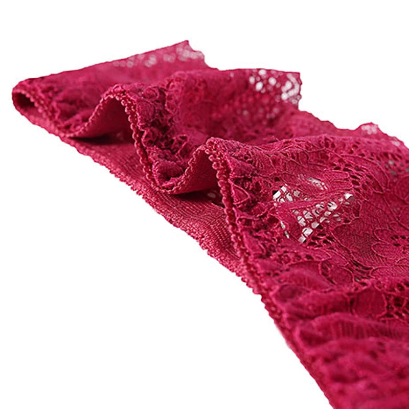 String sexy en dentelle brodée pour femmes