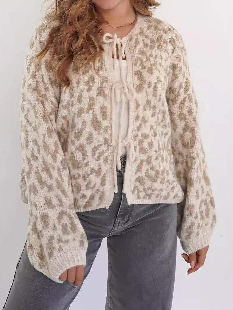 Cardigan tricoté à lacets pour femmes