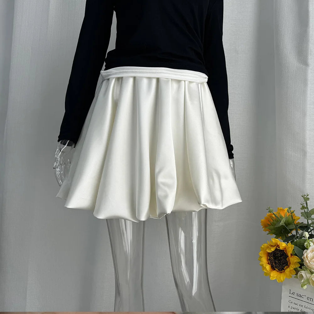 Jupe mini en satin et dentelle pour femmes