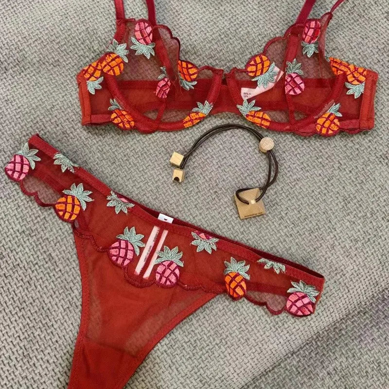 Ensemble soutien-gorge et string en dentelle ultra-fine brodée pour femmes