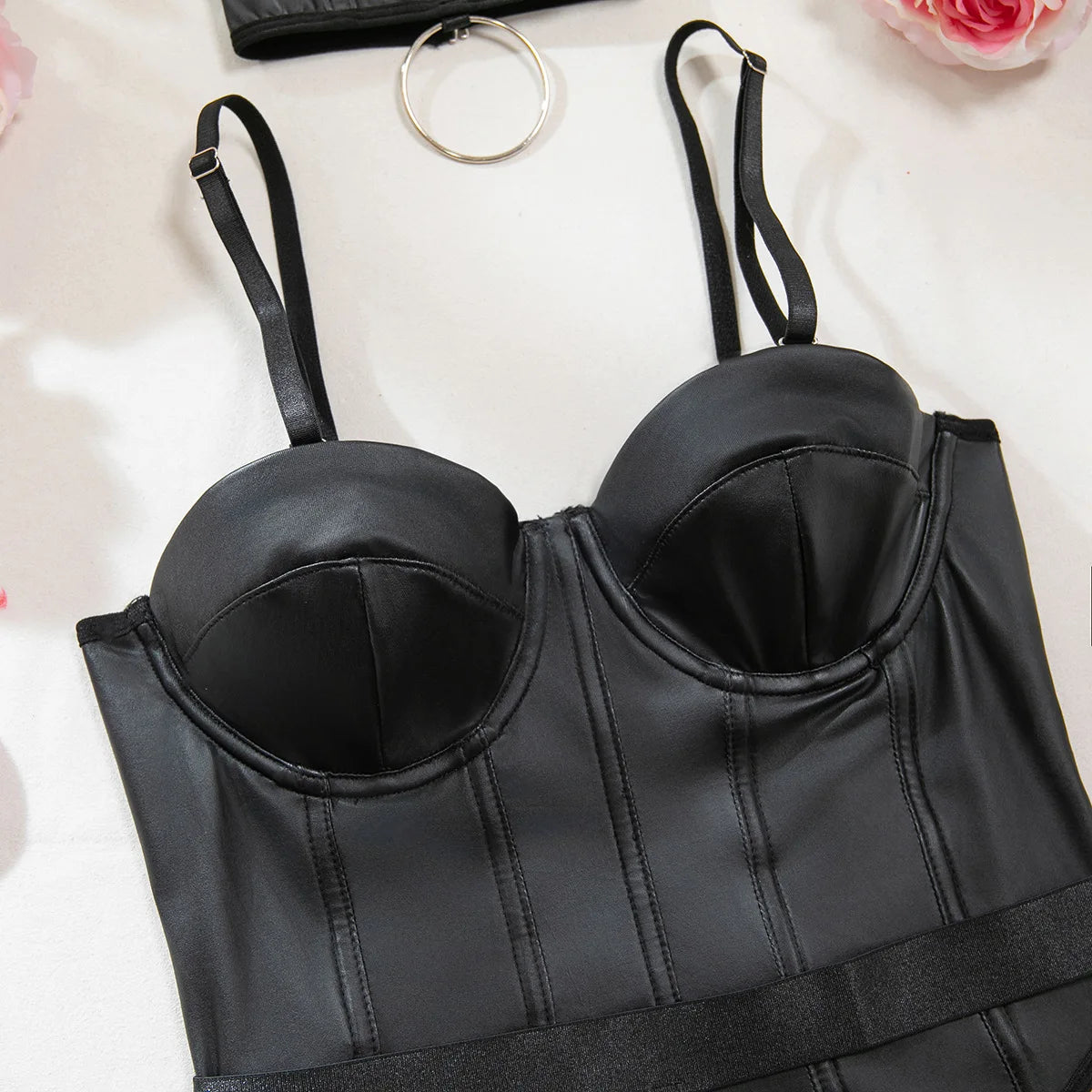 Body moulante en maille en cuir PU pour femmes