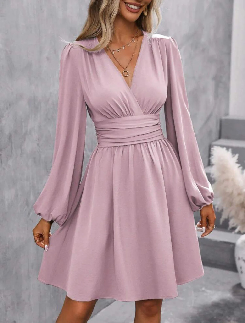 Robes courtes et cintrées unies pour femmes