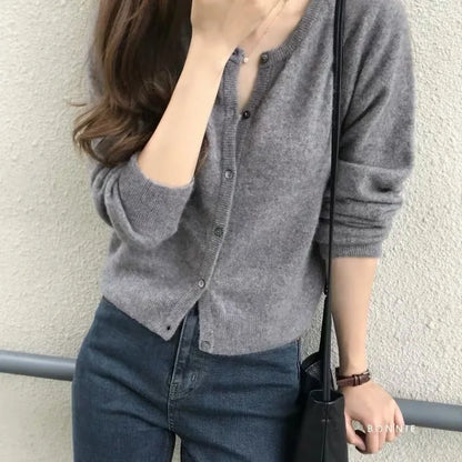 Cardigan Doux Femme – Maille et Col Rond