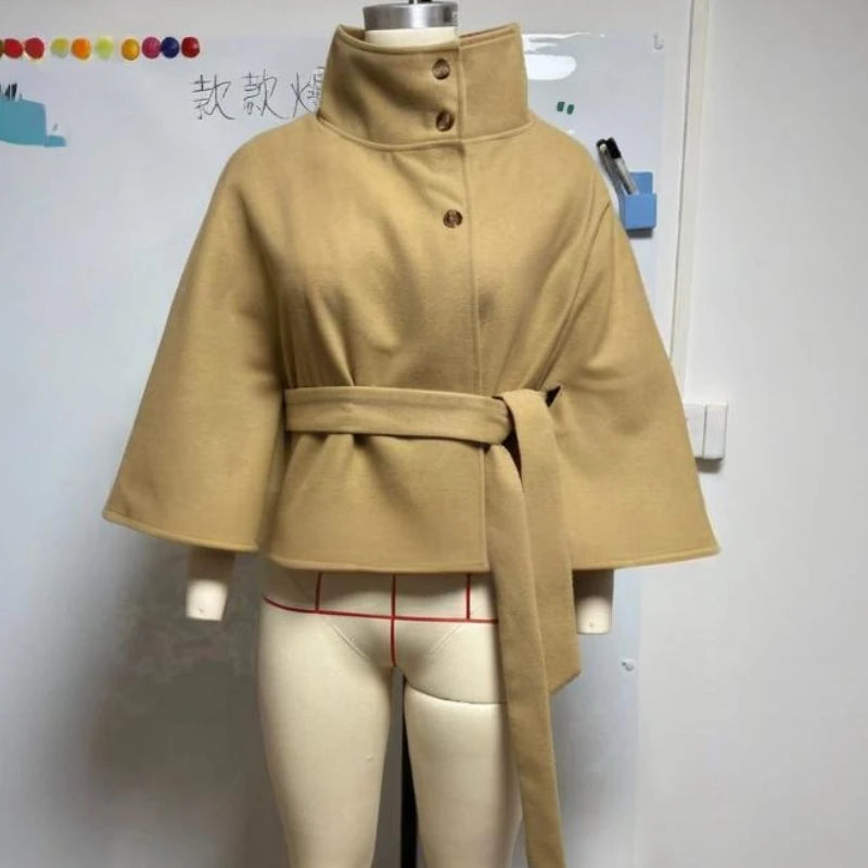 Manteau à col montant à lacets pour femmes