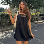 Robe courte blanche à lacets pour femmes