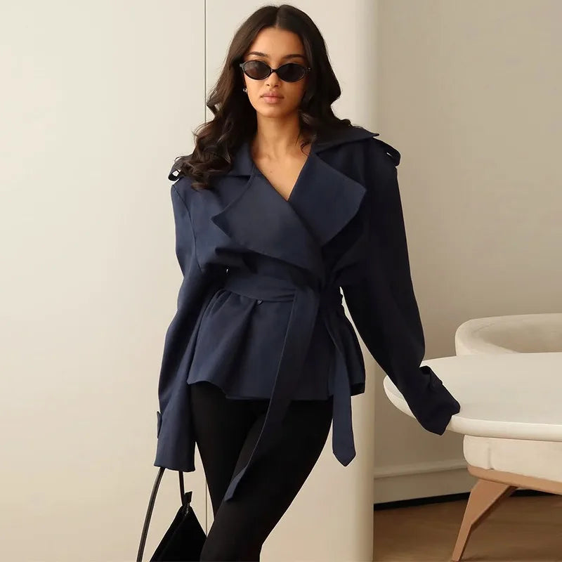Manteau court à lacets pour femmes