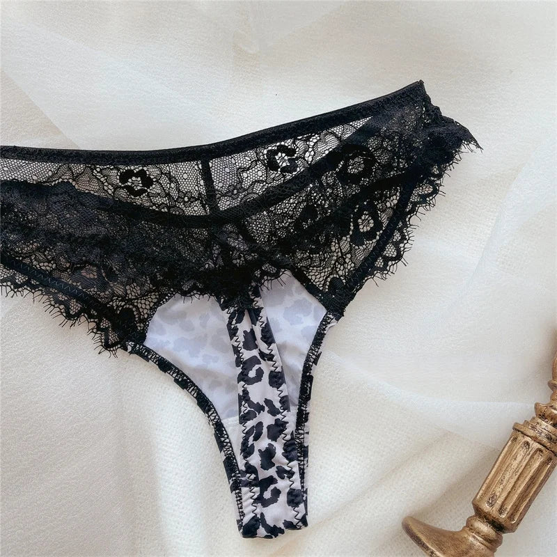 Ensemble soutien-gorge en dentelle et sans armatures et string ultra fin pour femmes